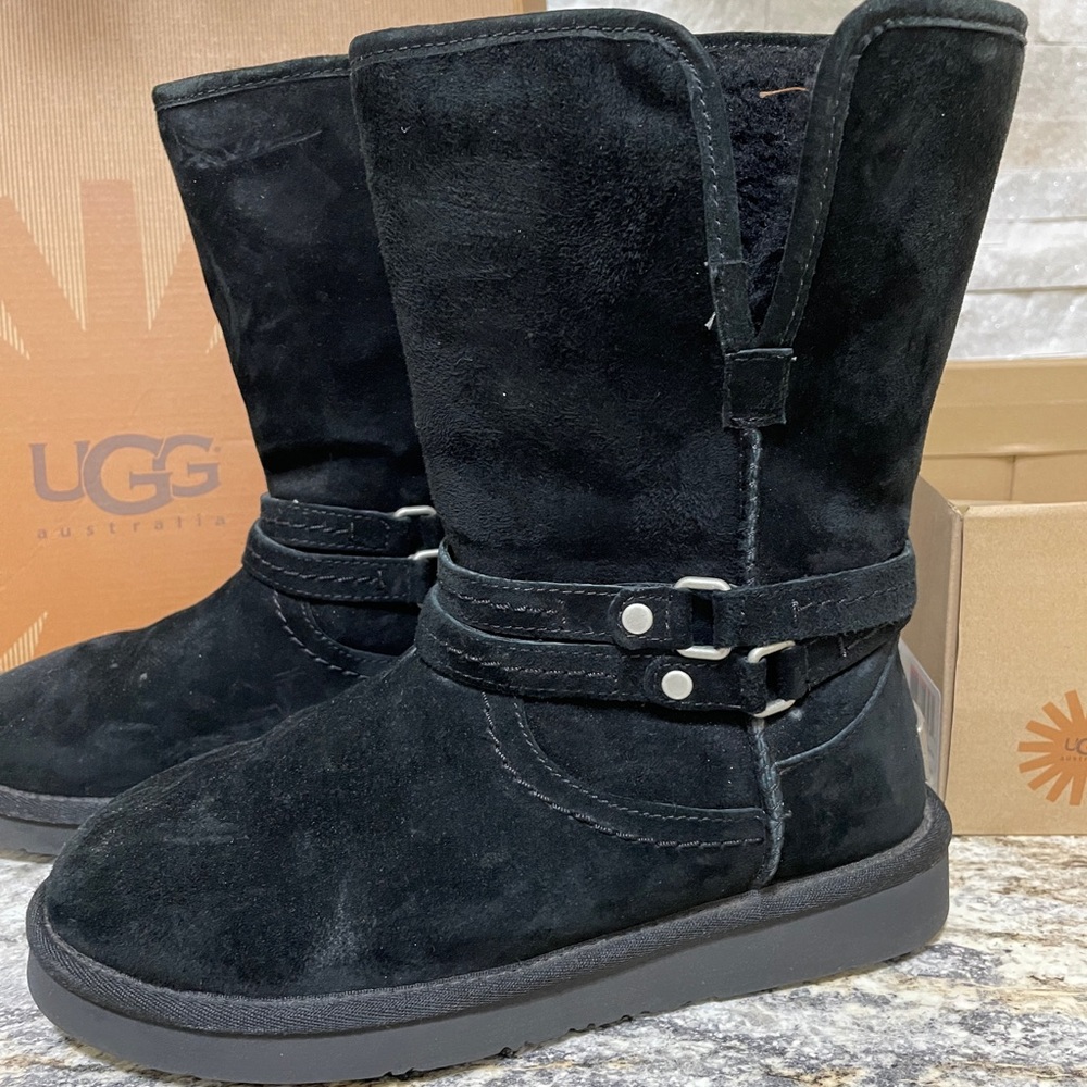 UGG Black Suede Boots W Palisade Size 7 Like New with Box!